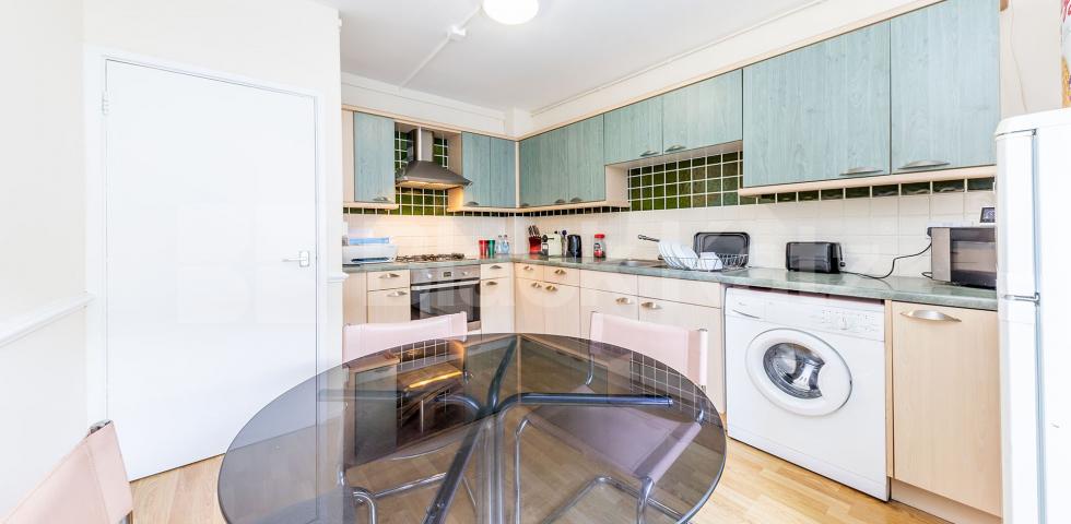 			GOOD FOR 2 SHARERS!, 2 Bedroom, 1 bath, 1 reception Flat			 Chalton Street, CAMDEN / EUSTON